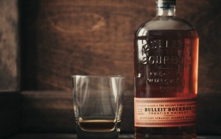 bulleit bourbon whisky comercial tabarca distribución de bebidas y alimentación alicante botella