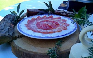 como-cortar jamón comercial tabarca distribución de bebidas y alimentación alicante presentación