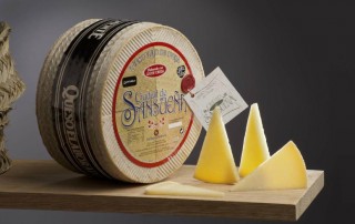 queso viejo de oveja ciudad de sansueña lácteos comercial tabarca distribución de bebidas y alimentación alicante entero